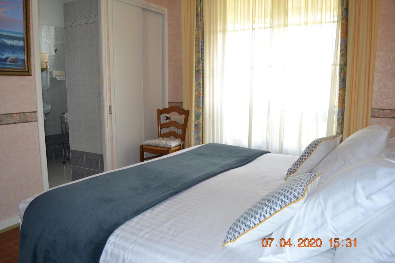 Hotel Le Castel Brissac-Quince Exterior foto